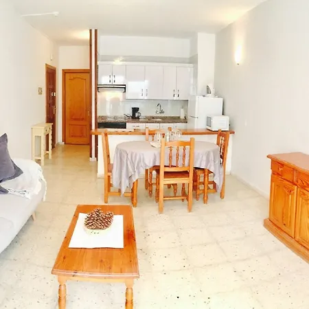 Floritas Vista Piscina 公寓 阿罗纳