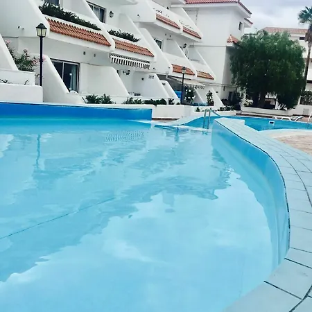 Floritas Vista Piscina 公寓
